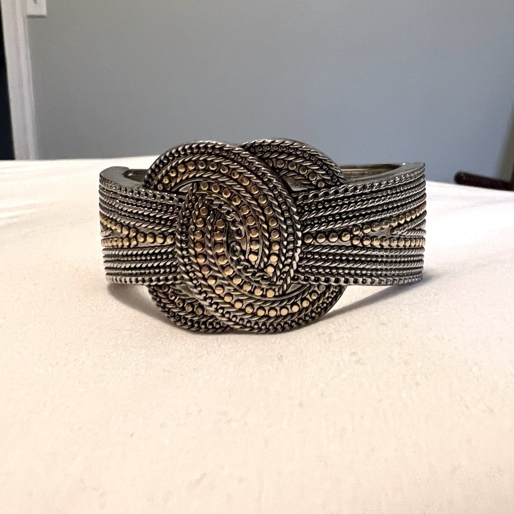 Two tone hinged bracelet